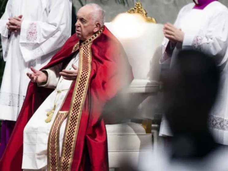 Il Papa: Maria protegga il Cammino sinodale