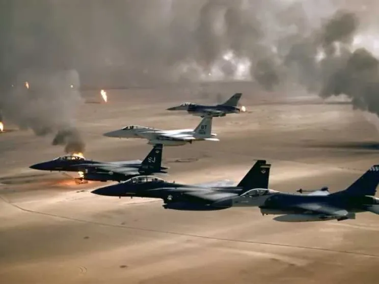 E con il primo bombardamento aereo nacque la guerra "sporca"