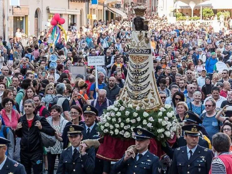 Macerata-Loreto, in cammino verso la Santa Casa per invocare la pace