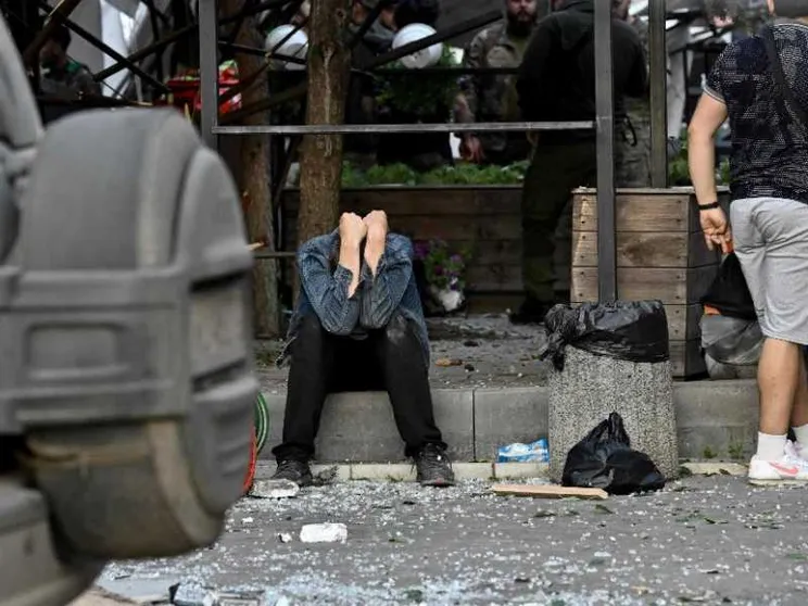 La strage di civili a Kramatorsk: 11 morti, tra loro due gemelle di 14 anni