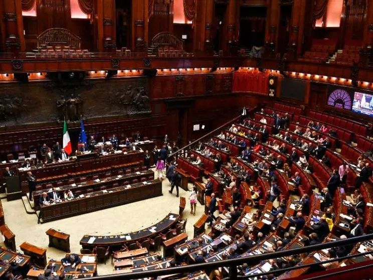 Maternità surrogata "reato universale", il 4 luglio la Camera vota la legge