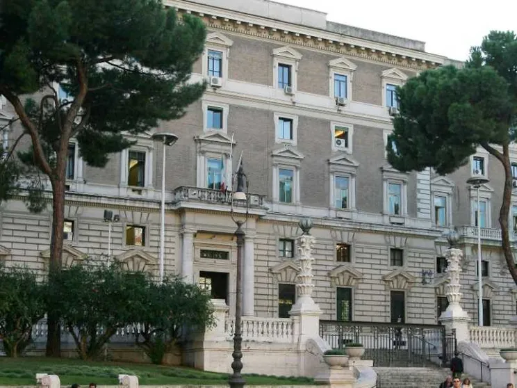 Il Ministero degli Interni: “due papà” e “due mamme”, si può dire di no