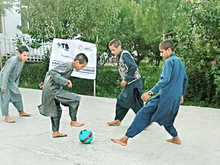 Il rifugio per orfani bianchi di Kapisa strappa i bimbi al lavoro schiavo