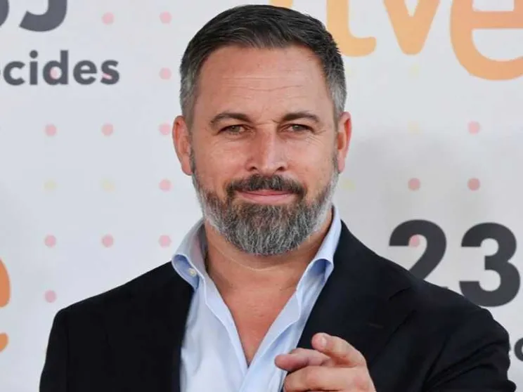 Vox, Abascal mostra i muscoli e torna sul fronte catalano