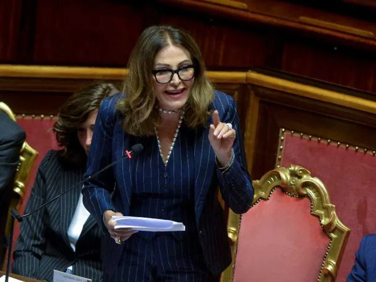 La maggioranza "salva" Santanchè sulla mozione di sfiducia