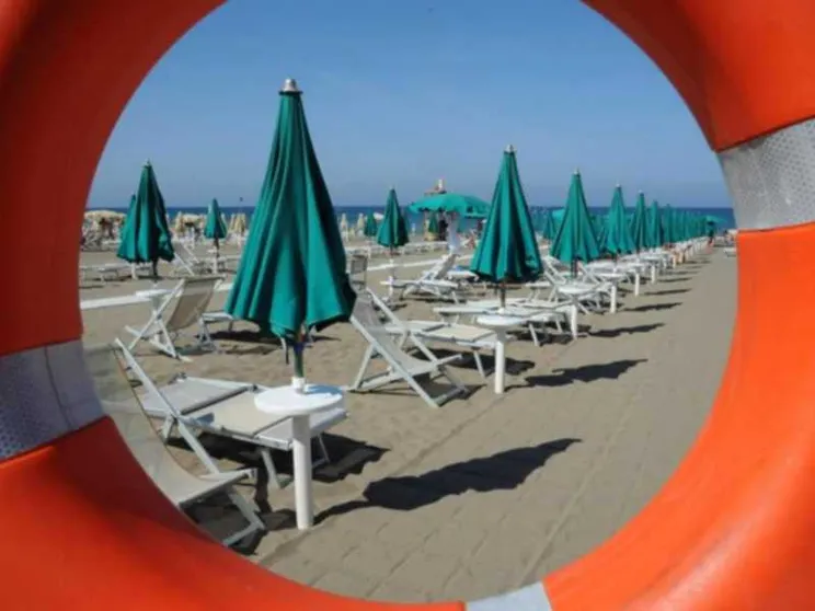 C’era una volta l'estate al mare: oggi costi alti e meno famiglie in spiaggia