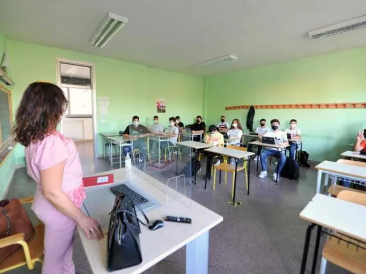 Ritorno a scuola con 200mila supplenti. E arriva il tutor