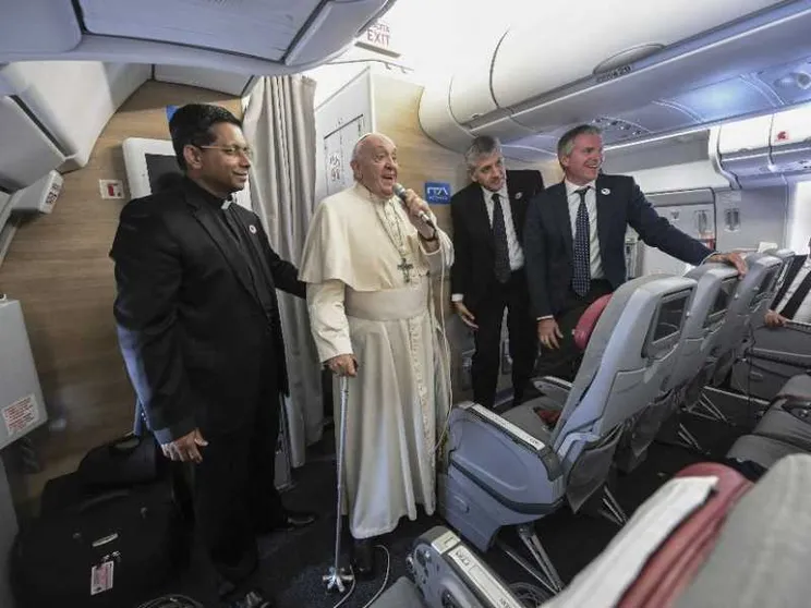 Il Papa: la Cina? Il dialogo va avanti. Ho ammirazione per la cultura cinese