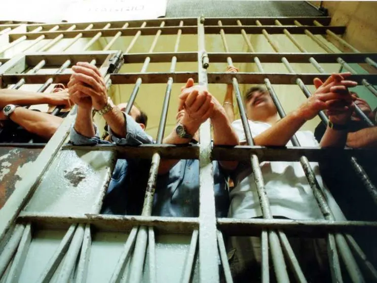 Mille detenuti in più. E tornano i suicidi