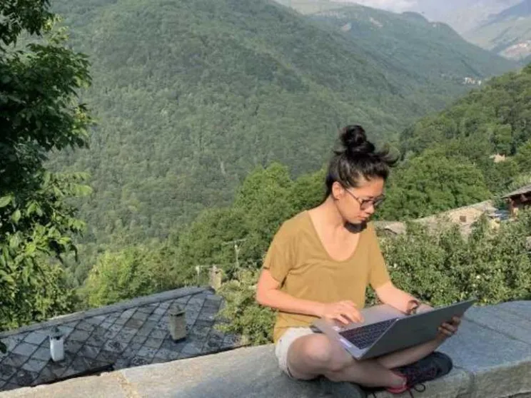 L’Italia dei giovani “nomadi digitali”: «Ripopoliamo i borghi. Da remoto»