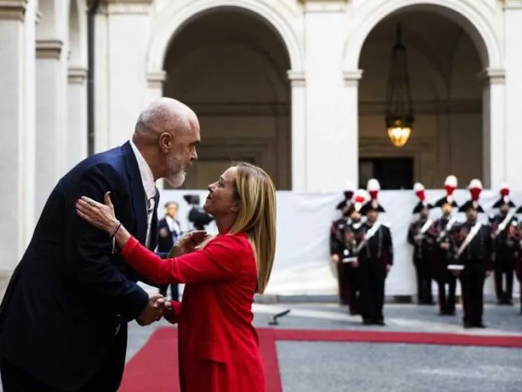 Arriva la stretta su espulsioni e minori