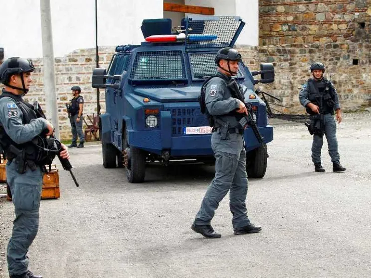 Kosovo, cala la tensione. La Serbia ritira le truppe dal confine