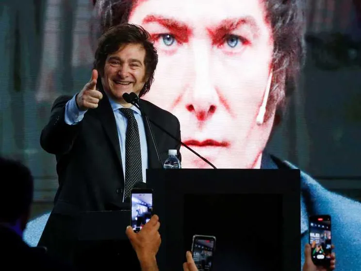 L'ultrà della destra Milei vola nei sondaggi. E ora chiede scusa al Papa