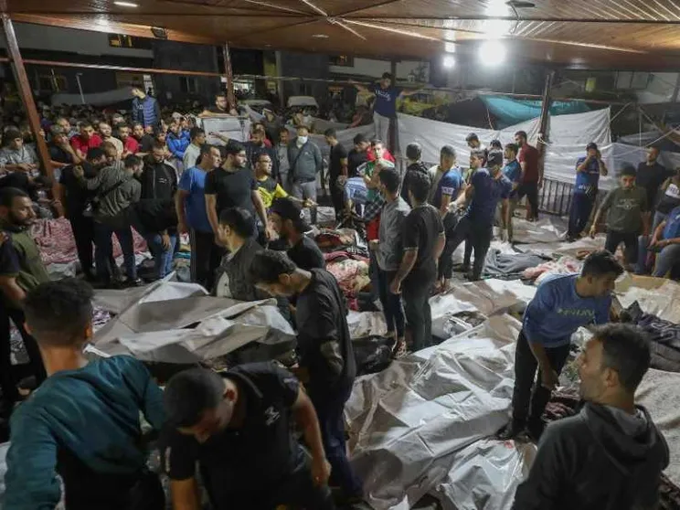 Strage in un ospedale a Gaza. Scambio di accuse tra Hamas e Israele