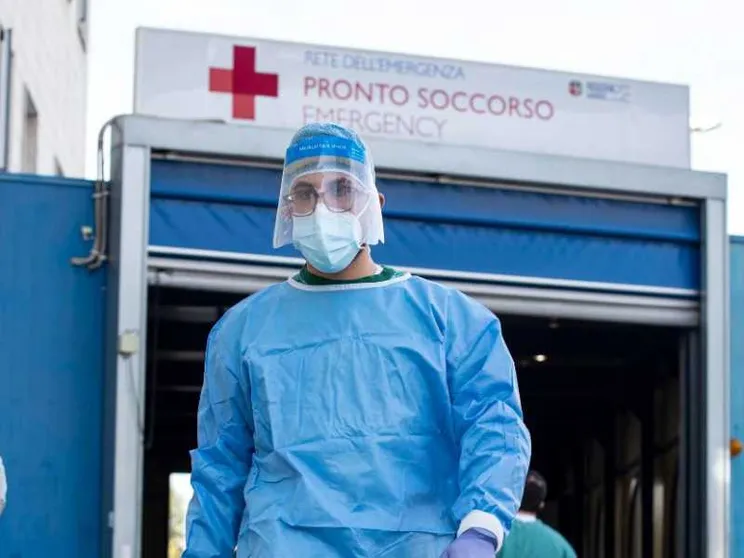 Servono infermieri, ma negli ospedali li trattiamo male. E “fuggono”