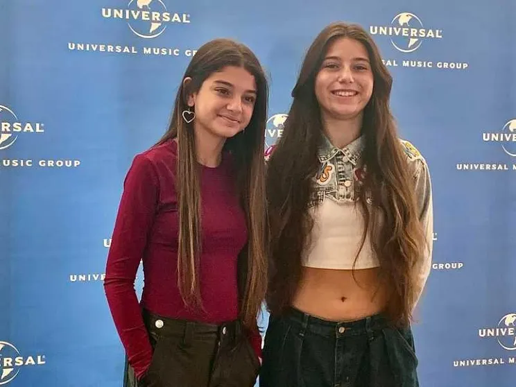 Al Junior Eurovision 2023 Ranya e Melissa cantano "Un mondo giusto"