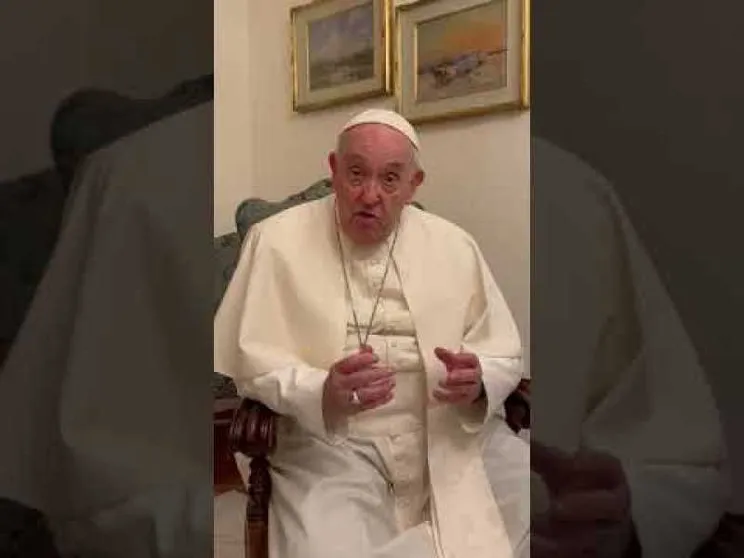 Il Papa: «Vicino all’Ucraina. Andate avanti. La speranza non delude»