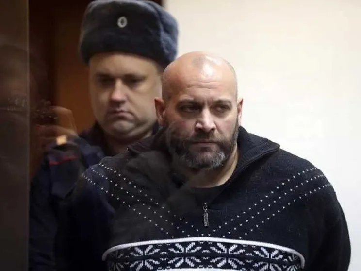 Uno degli assassini di Anna Politkovskaya si arruola e Putin lo grazia