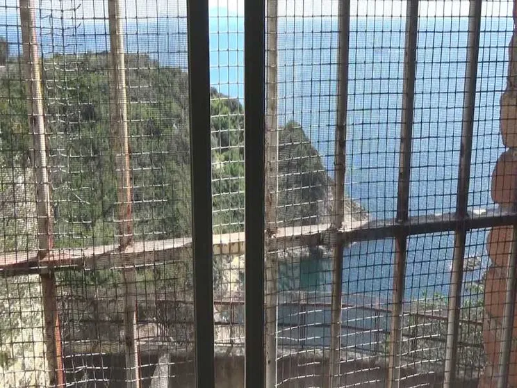 Nisida, detenuti Incendiano cella e picchiano agenti