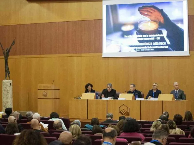 Ascolto, formazione, alleanze: così la Chiesa tutela i minori