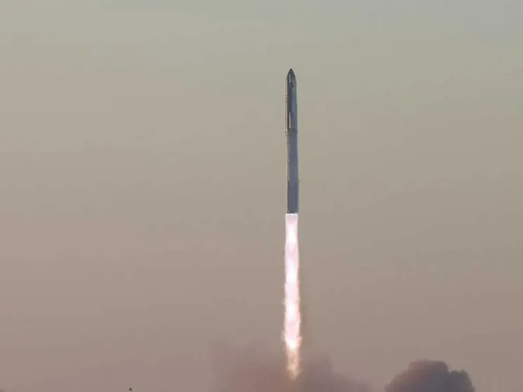 Starship nello spazio, il sogno di Elon Musk continua