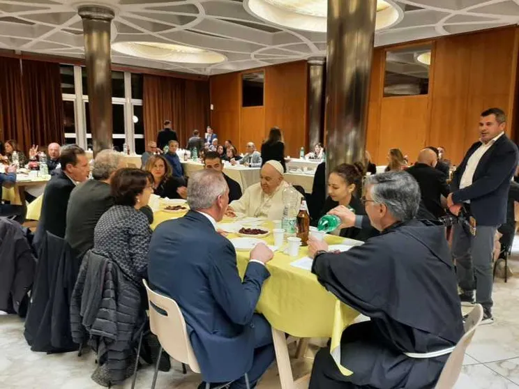 Per il Papa cena con i volontari dell'evento dei bambini
