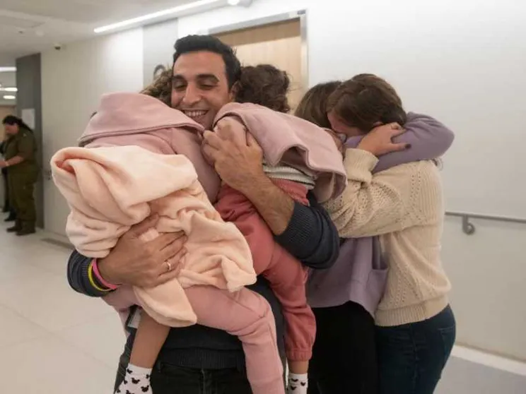 Dopo l'incubo, ecco chi sono i 13 ostaggi israeliani liberati