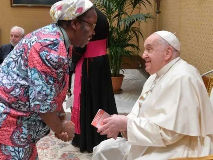 Papa Francesco parla ai teologi: «Un errore maschilizzare la Chiesa»