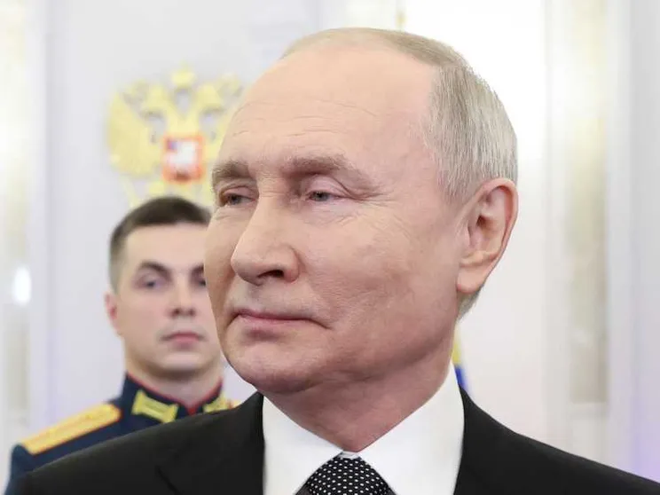 Putin si ricandida e prosegue il “mandato a vita”
