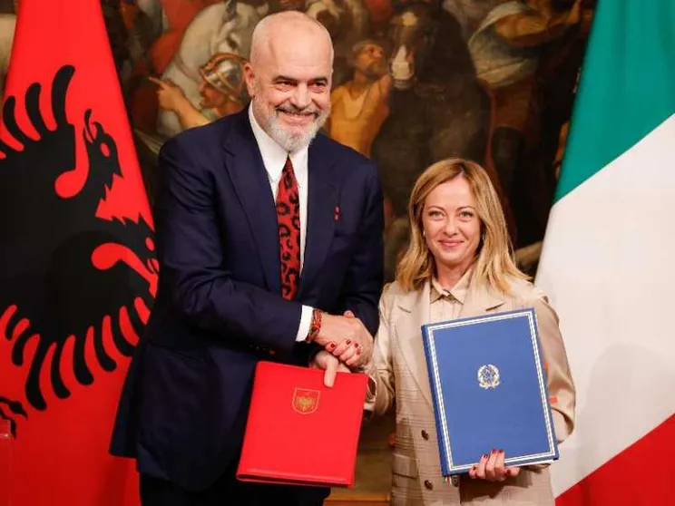 I giudici albanesi bloccano l'accordo con l'Italia
