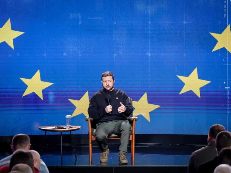 Zelensky: «L'esercito vuole mobilitare 500mila persone»