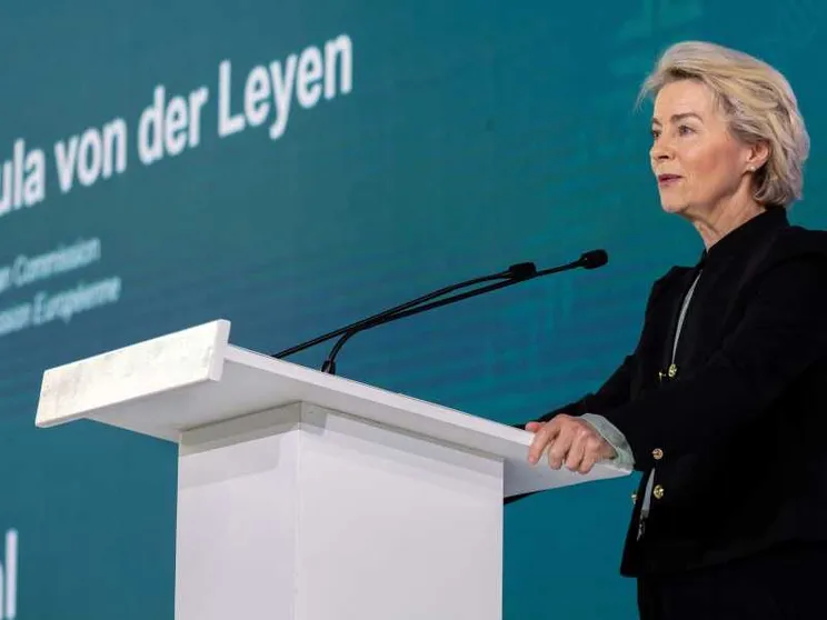 Guerra dei dazi Ue-Usa, Bruxelles prolunga la tregua