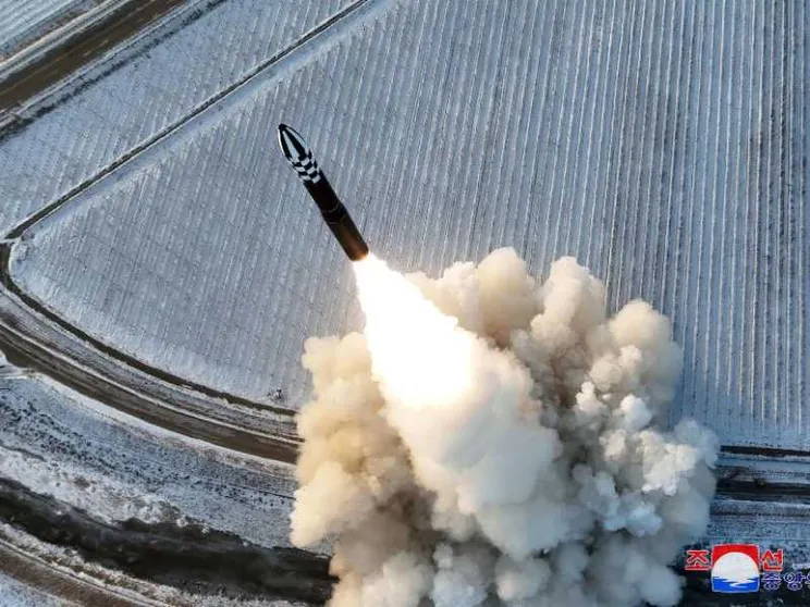 La provocazione di Kim: il missile balistico è un avvertimento agli Usa