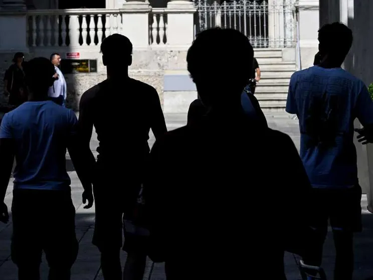 Immigrati, figli, studenti... Ripopoliamo la “nave Italia”