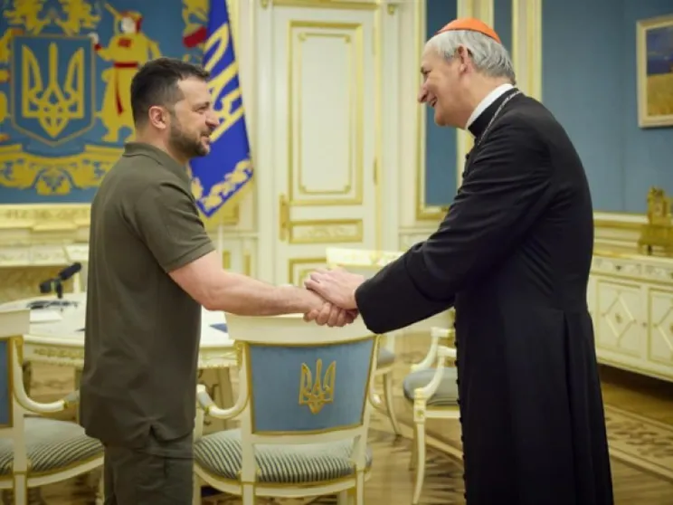 Da Zelensky un doppio riconoscimento per Zuppi e Parolin
