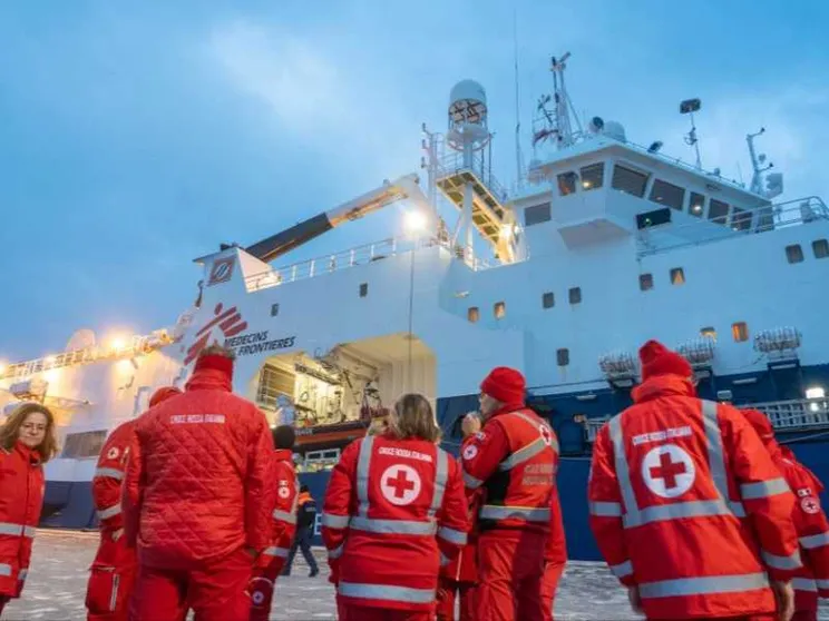 Nel 2023 record di Sos dai barconi. Emergenza per i minorenni soli