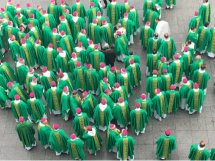 I vescovi francesi: le benedizioni via per avvicinarsi a Dio