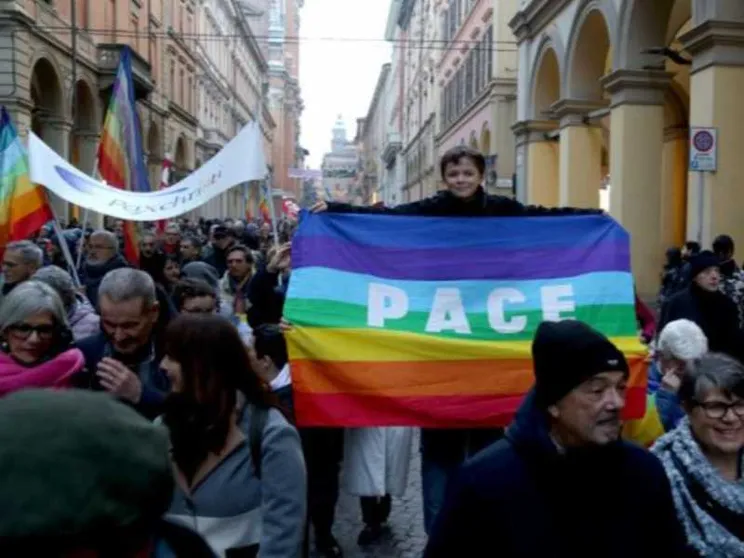 Cresce il popolo della pace: «La guerra non risolve, perdono tutti»