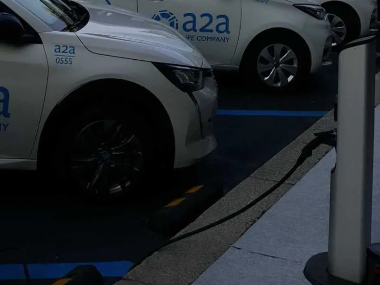A Milano le prime colonnine di ricarica elettrica per auto a bassa potenza