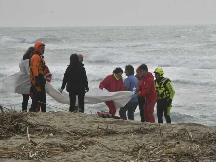 «Settanta migranti dispersi». Tunisia e Libia, due naufragi