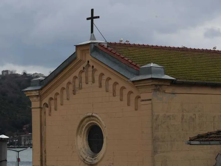 Attentato nella chiesa cattolica di Istanbul. Fermati due sospettati