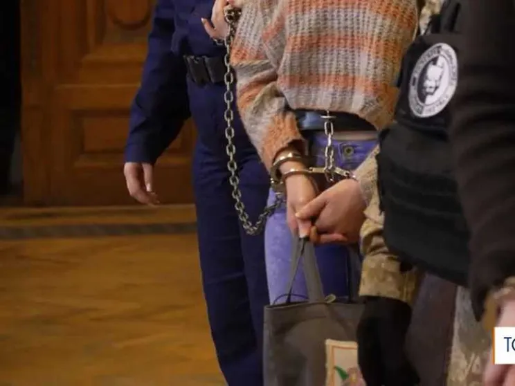 Salis in catene in Tribunale, Meloni chiama Orban. Il padre: Roma sapeva