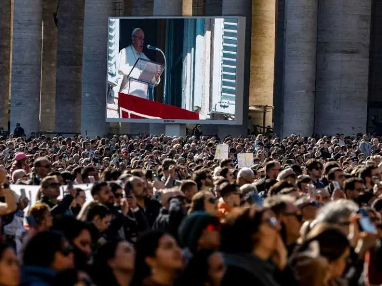 Francesco: no a visioni ideologiche. Ogni vita ha un valore immenso