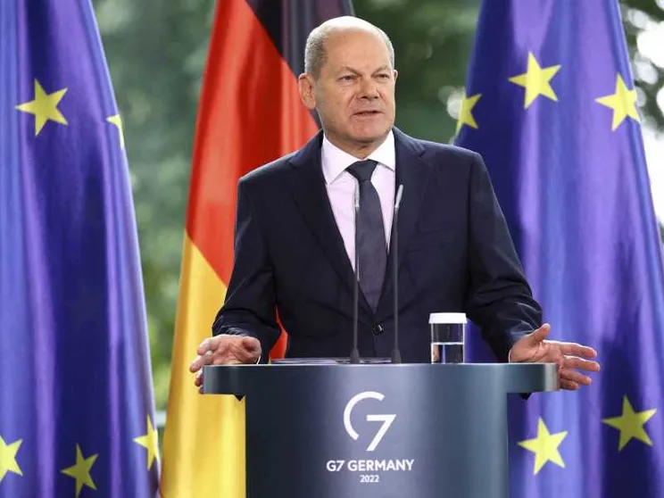 Scholz manca la promessa: il termine «razza» resta nella Costituzione