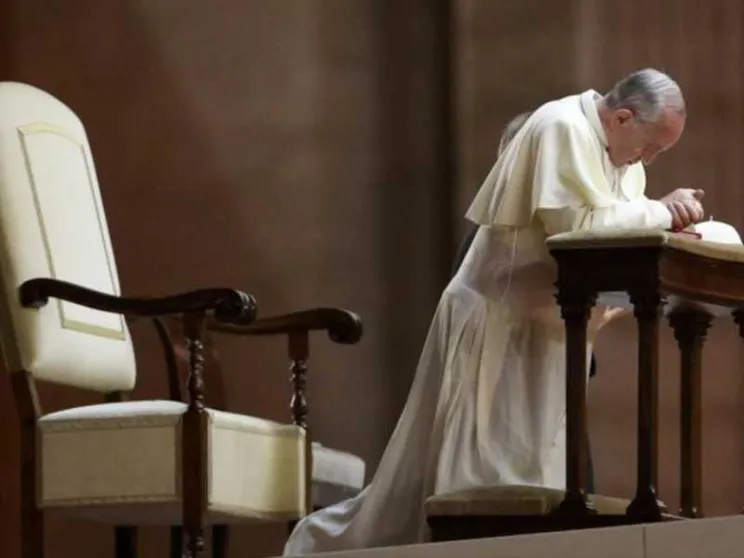 Il Papa e quel «ricordatevi di pregare per me». Ma come si deve pregare?