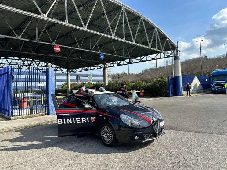 Schiacciato da un macchinario, muore un altro operaio: sono 148 da inizio anno