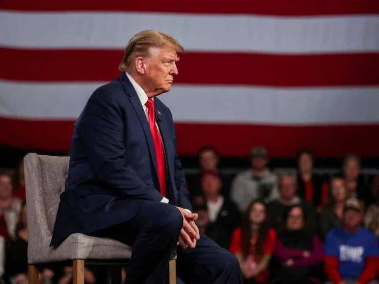 Trump, la Corte Suprema frena il processo. L'Illinois: è incandidabile