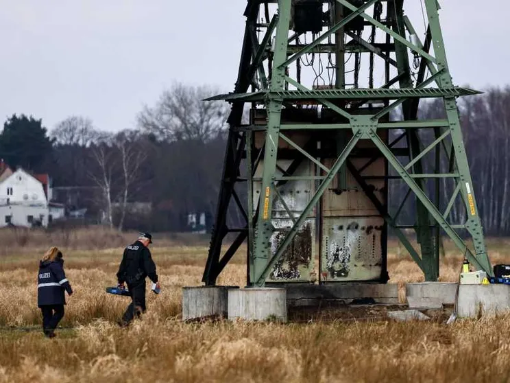 Sabotaggio ambientalista alla Gigafactory Tesla di Berlino: fermata la produzione