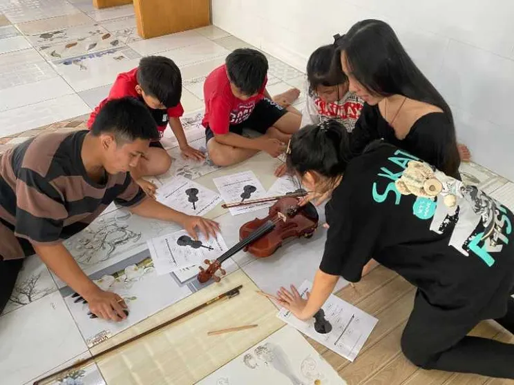 Vietnam, musica per i bambini soli