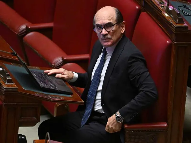 Meloni attacca sui dossier: «Fatti gravi, non c'entra la libertà di stampa»